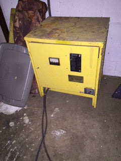 Picture of FORK LIFT CLARK 5000 pounds ELECTRIC